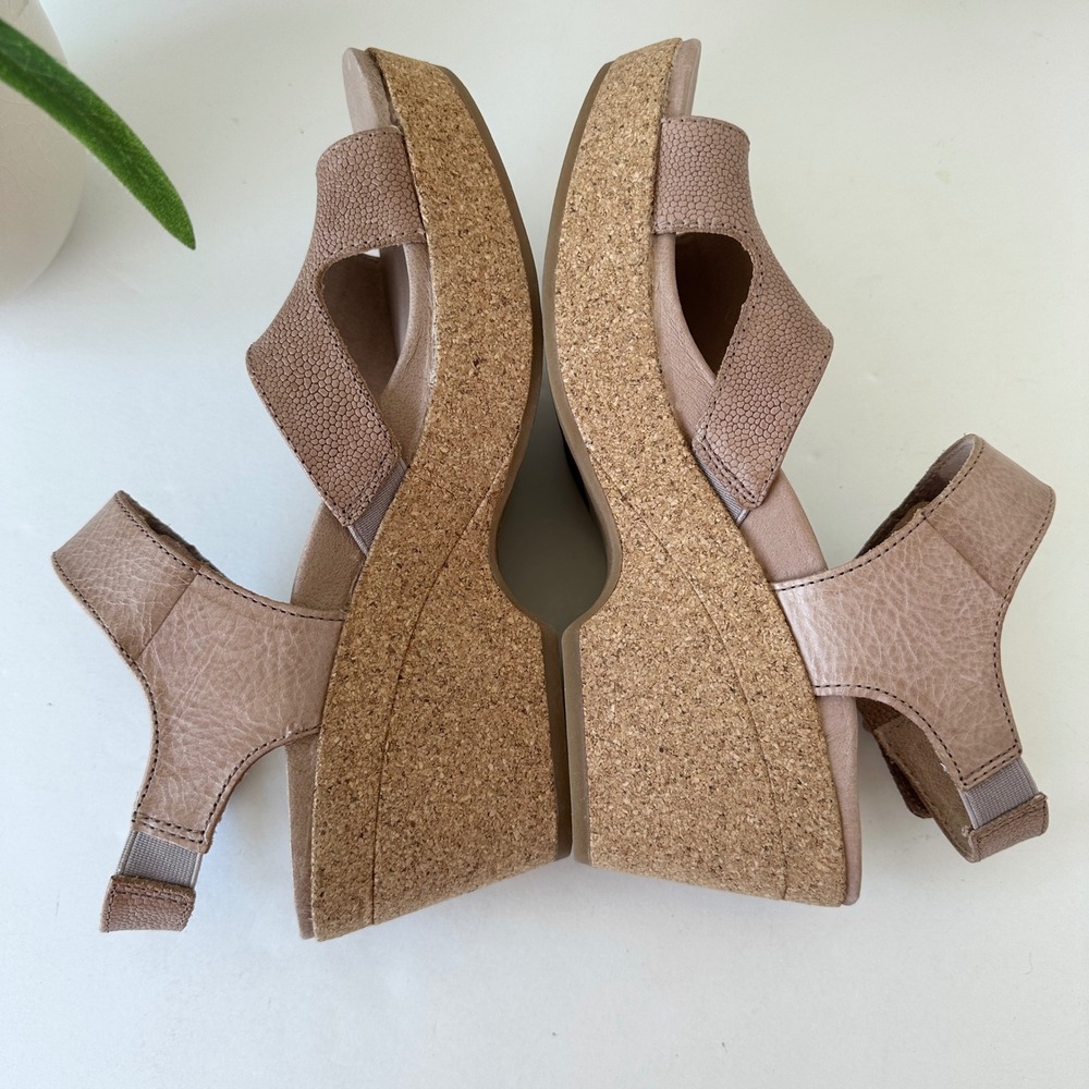 Earth Khaya Kella Taupe Brown Leather Cork Wedge Platform Sandal Shoe Size 9m View 6